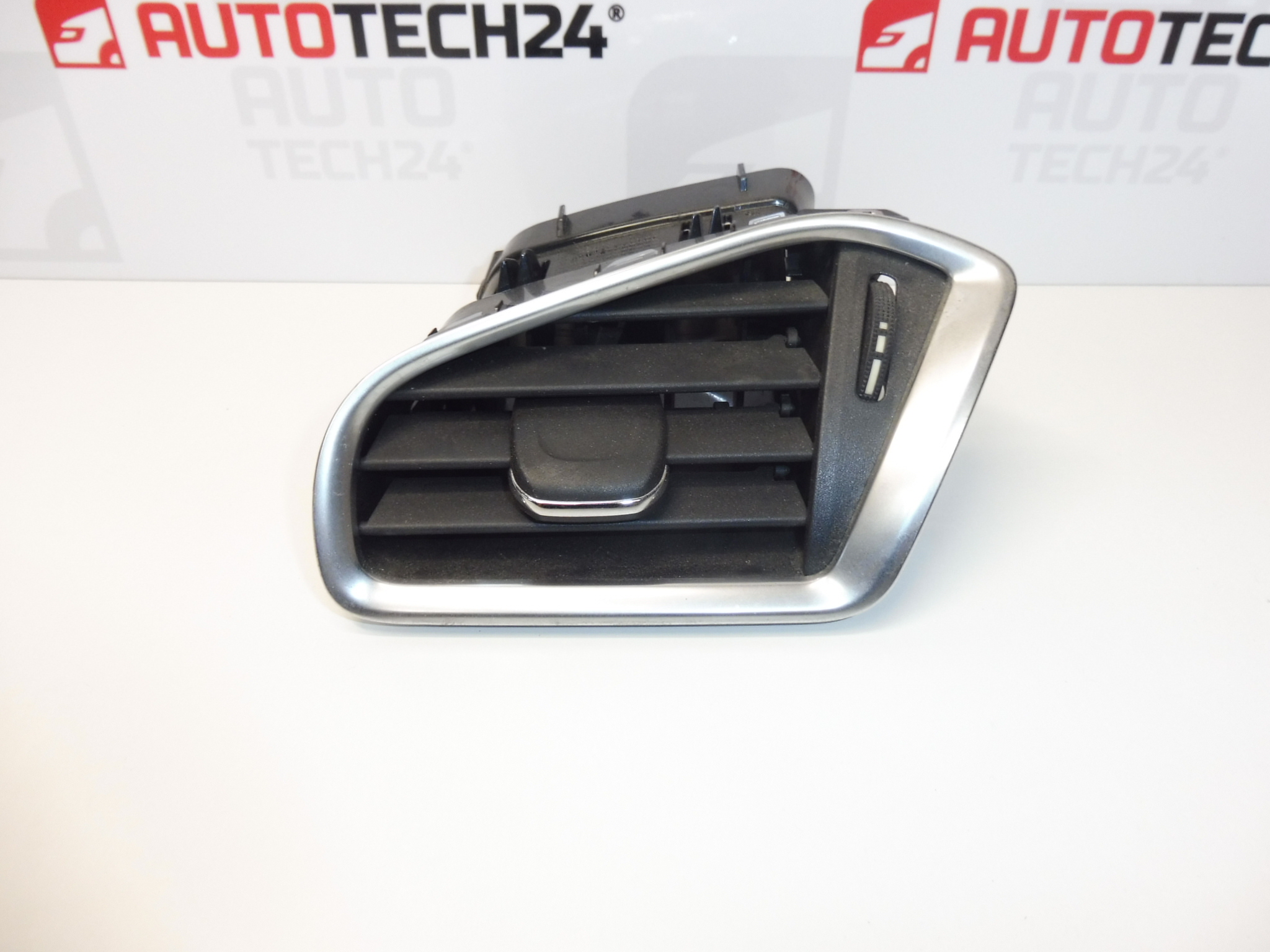 Grade de ventilação esquerda Citroen C4 II B7 e DS4 9671332377 8247S2