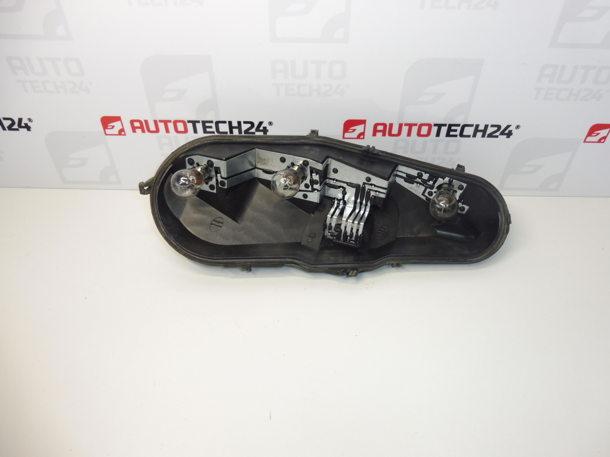 Soquetes das lâmpadas da lanterna traseira esquerda Citroën C1 Peugeot 107 1607990980